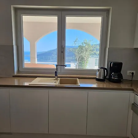 Ena Villa *